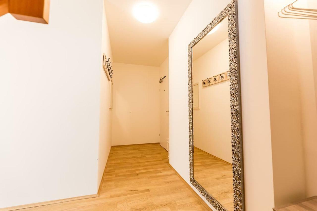 Grosse Dachgeschosswohnung Im Herzen Von Graz Exterior photo